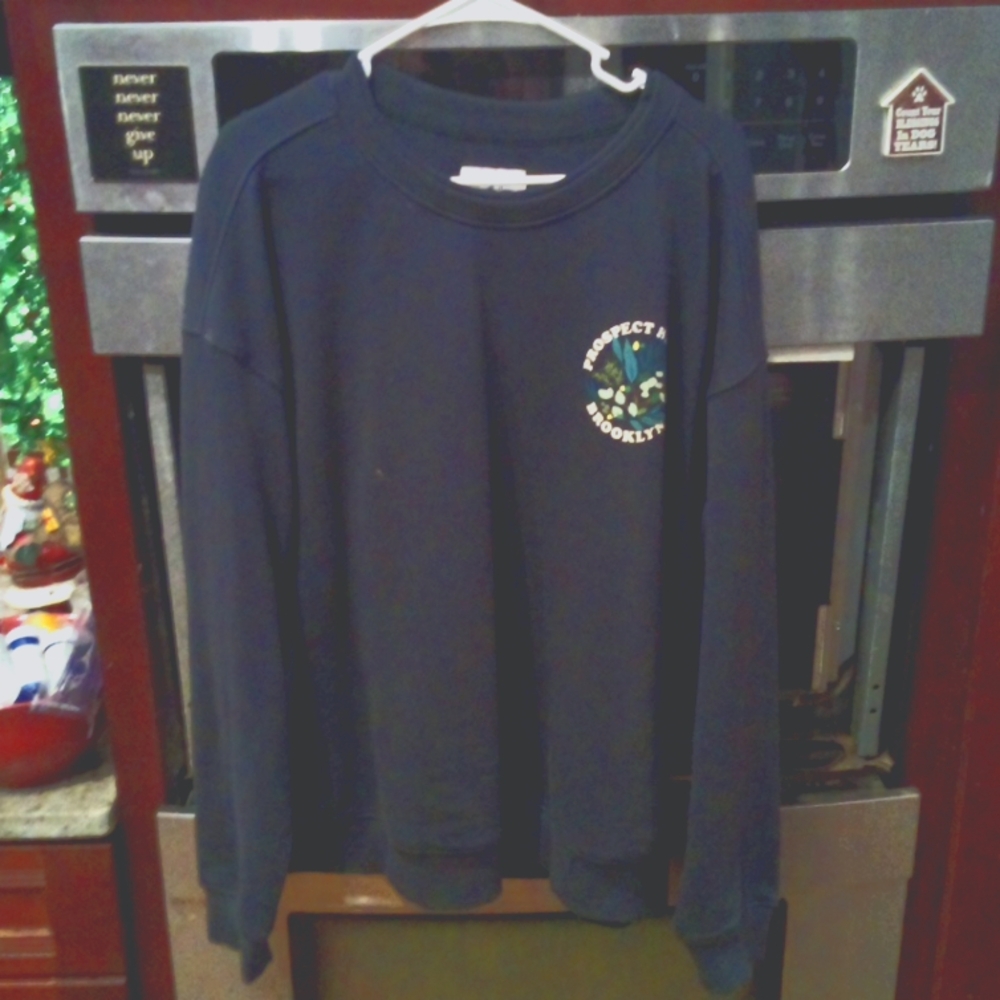 Sweatshirt